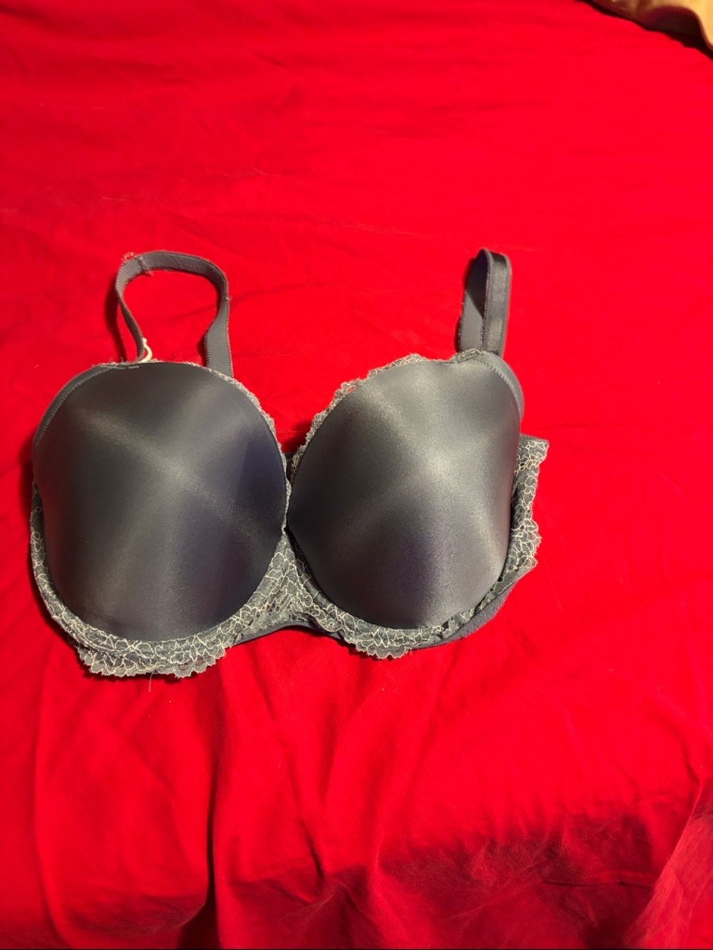 Victoria's Secret Smooth Lace-Trim Bra in Gray